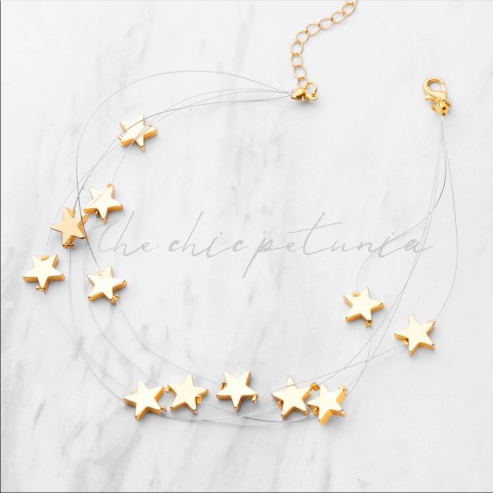 NWT Gold or Silver Color Floating Star Necklace